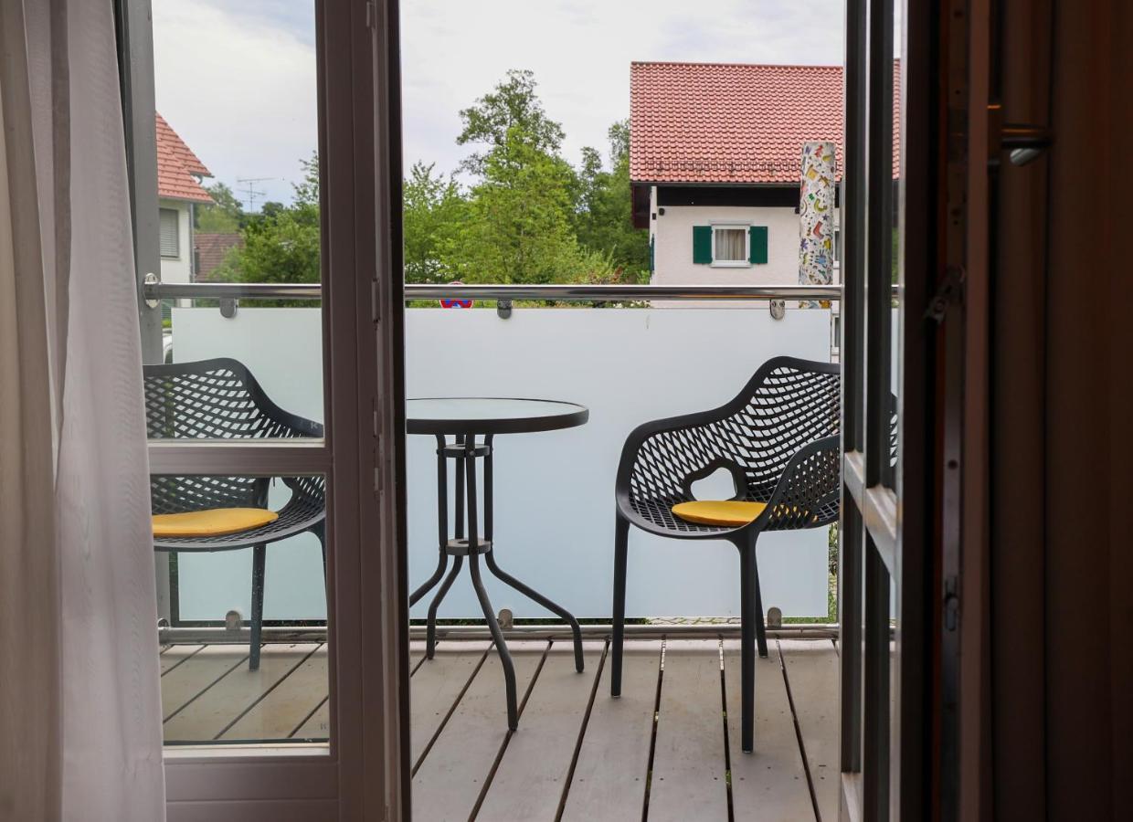 Sopherl Am See - Fruehstueck Auf Der Seeterrasse, Sehr Ruhig Und Wunderschoen Am See, 3 Minuten Nach Oberpfaffenhofen, Viele Radtouren, Restaurants & Cafes In Der Umgebung Weßling Esterno foto