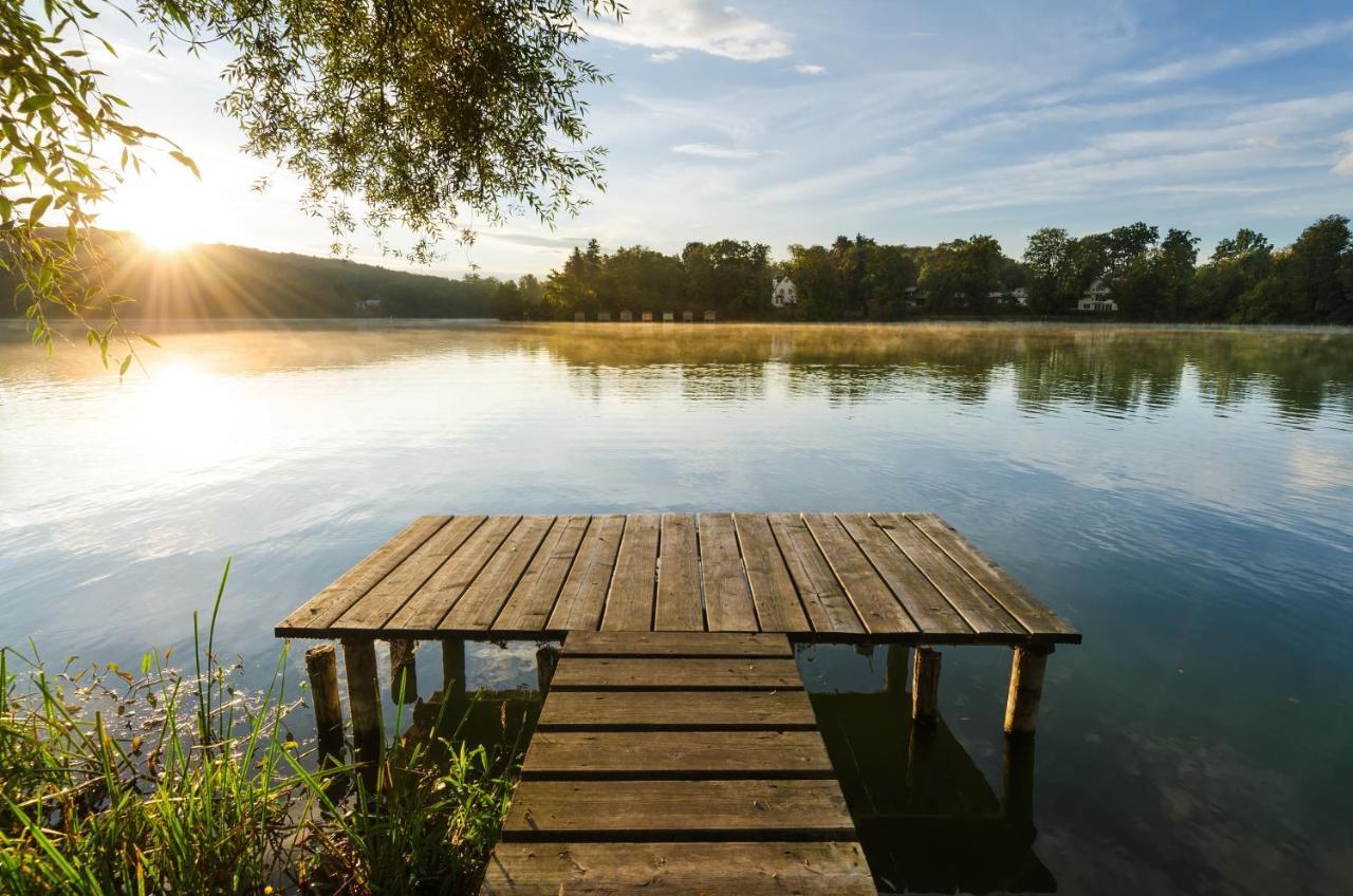 Sopherl Am See - Fruehstueck Auf Der Seeterrasse, Sehr Ruhig Und Wunderschoen Am See, 3 Minuten Nach Oberpfaffenhofen, Viele Radtouren, Restaurants & Cafes In Der Umgebung Weßling Esterno foto