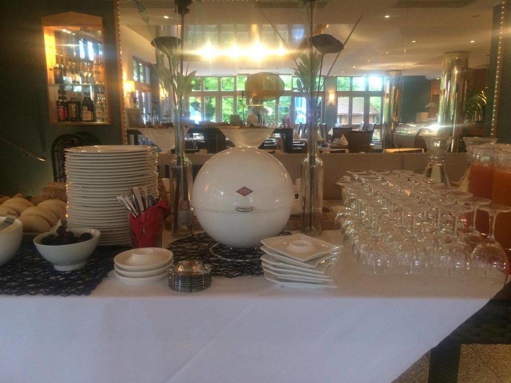 Sopherl Am See - Fruehstueck Auf Der Seeterrasse, Sehr Ruhig Und Wunderschoen Am See, 3 Minuten Nach Oberpfaffenhofen, Viele Radtouren, Restaurants & Cafes In Der Umgebung Weßling Esterno foto