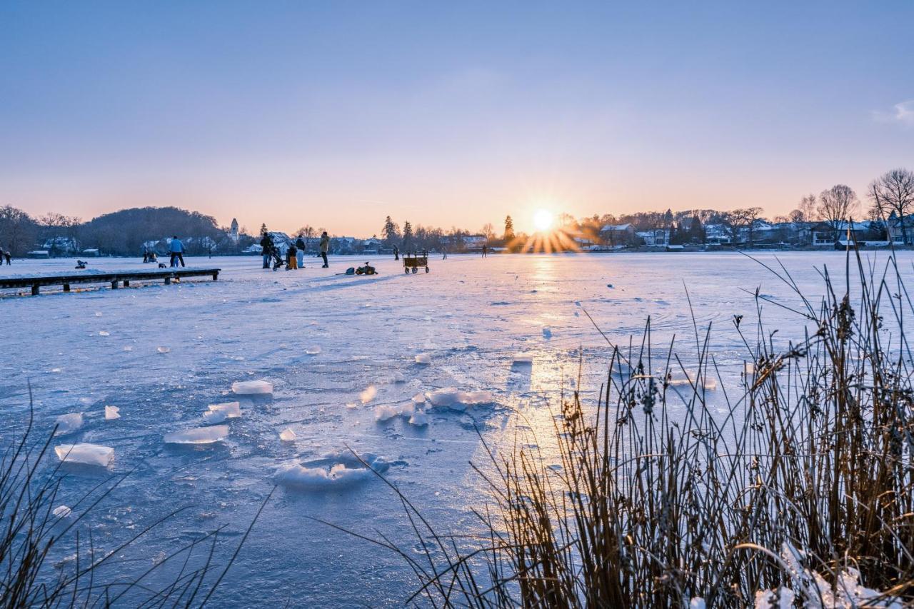 Sopherl Am See - Fruehstueck Auf Der Seeterrasse, Sehr Ruhig Und Wunderschoen Am See, 3 Minuten Nach Oberpfaffenhofen, Viele Radtouren, Restaurants & Cafes In Der Umgebung Weßling Esterno foto